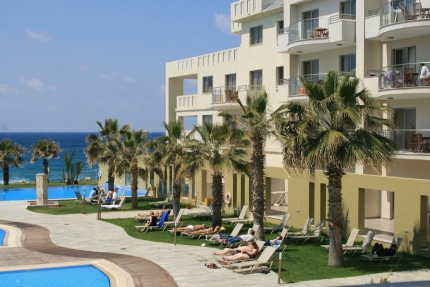 Отель и апартаменты Capital Coast Resort & Spa в Като Пафосе в 